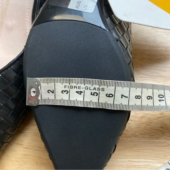 UGG AUSTRALIA Anaya Black Plaited Leather Pointed Toe Kitten Heels Pumps Sz AU 9 - Picture 10 of 13